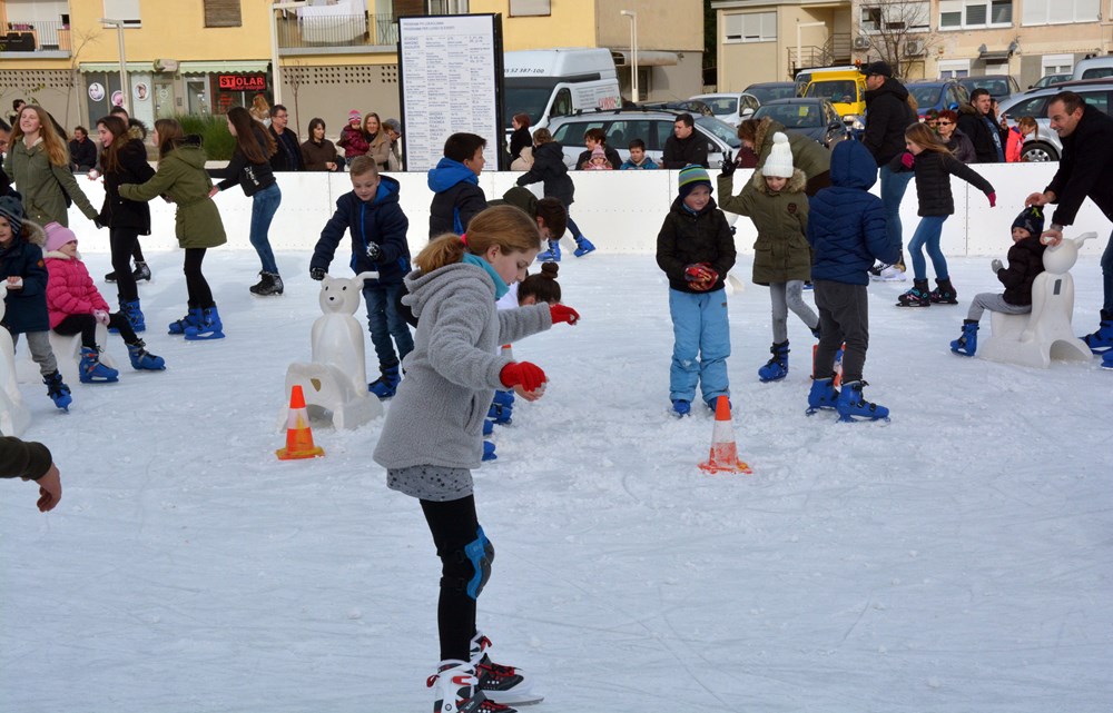 PULA, 31.12.2018. - ZADNJI DAN, TRZNICA VERUDA, DOCEK NOVE GODINE U PODNE, KLIZALISTESnimio Neven LAZAREVIC